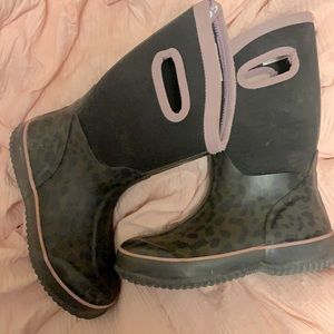 Used girls DSG winter boots (“like” bogs) size 2